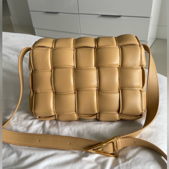 Bottega Veneta padded intreccio leather cassette bag - almond color (beige) - Picture 2 of 9